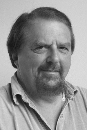 Gwynne Dyer in The Space Between