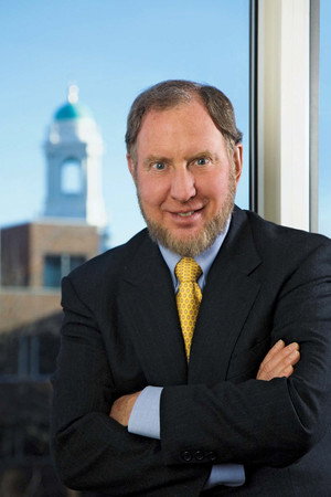 Robert Putnam in A League of Ordinary Gentlemen