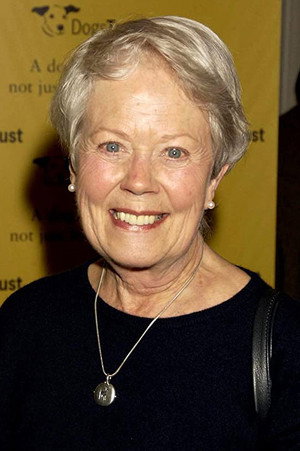 Annette Crosbie in Calendar Girls