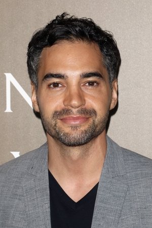 Ramón Rodríguez in Bella