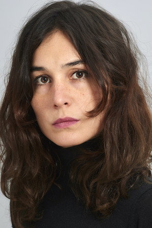 Nadia de Santiago in Shrew s Nest