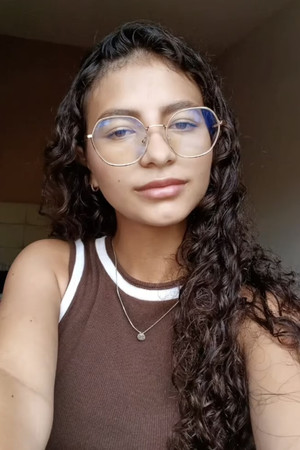 Estella Prates in A Culpa é da Fumaça