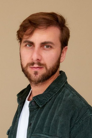 Loris De Luna in The Love Scam
