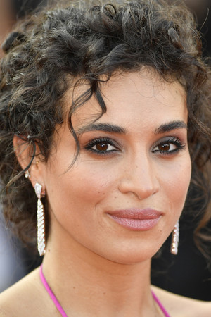 Camélia Jordana in Bird People