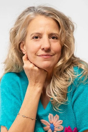 Bernarda Pagés in Siempre Sale