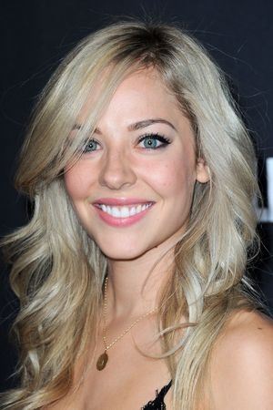 MacKenzie Porter in Seattle Superstorm