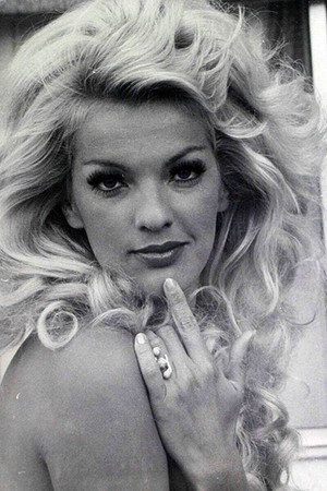 Wanda Seux in Leaving Your Skin