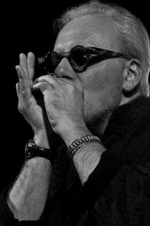 Jean-Jacques Milteau in Kad Merad on Stage
