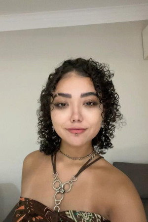 Lara Bueno in Reação em Cadeia
