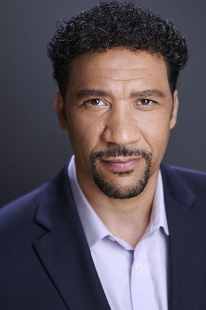 Zeke Alton in Knifeman