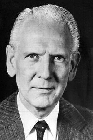 Gerald Sim in The Whisperers