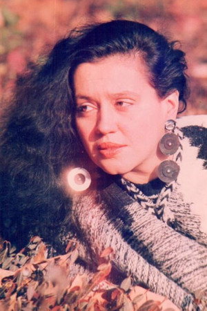 Carmen Trocan in Look Ahead with Anger