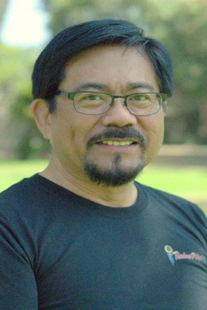 Joji Isla in Totoy Mola
