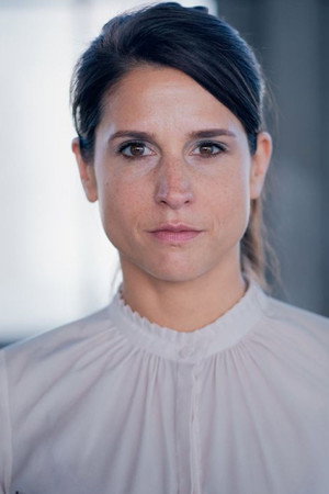 Anika Baumann in Teer