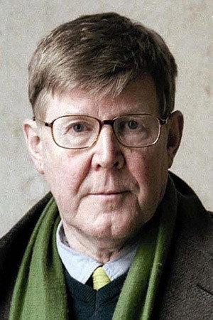Alan Bennett in Alice in Wonderland