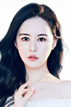Yun Qianqian in Invincible Swordsman