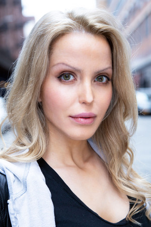 Julianne Michelle in Toto, Lost in New York