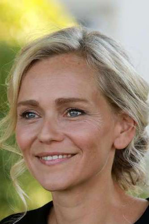 Claire Borotra in The Climb