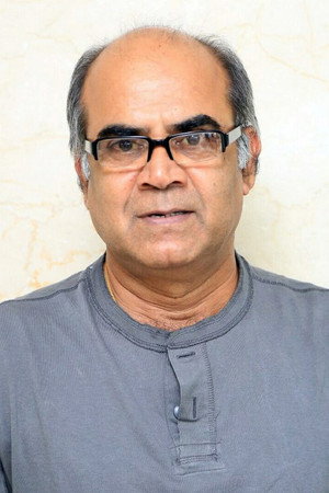 Thalaivasal Vijay in Bell Bottom