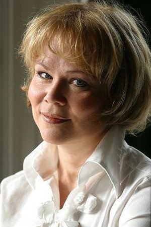 Tinna Gunnlaugsdóttir in In the Shadow of the Raven