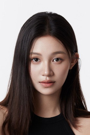 Chen Jieyi in The Farewell Girls