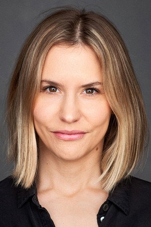 Sofie Hamilton in Simple Simon