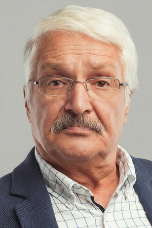 Salih Kalyon in Eyyvah Eyvah 3