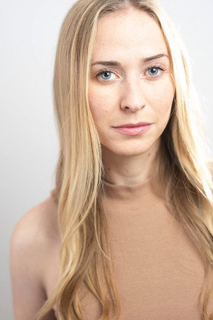 Laura Cantwell in Magnificus the Magi