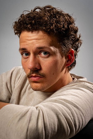 Noah Lippert in Mina