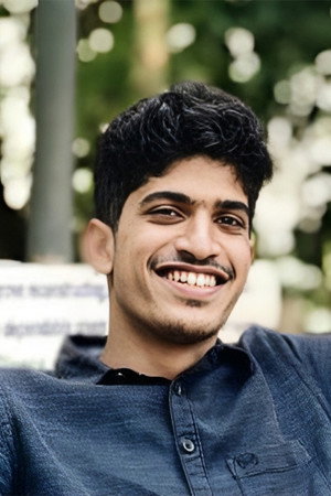 Arshed Iqbal in applechedikal