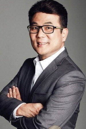 Jack Neo in Money Not Enough 2