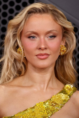 Zara Larsson in iHeartRadio Jingle Ball 2025