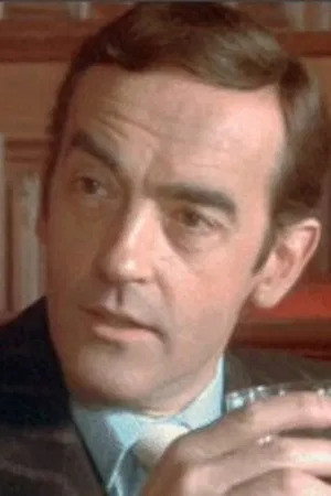Peter Forbes-Robertson in Womaneater