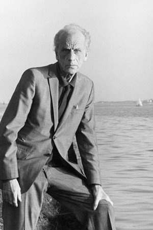 Joseph Cornell in Joseph Cornell: Worlds in a Box