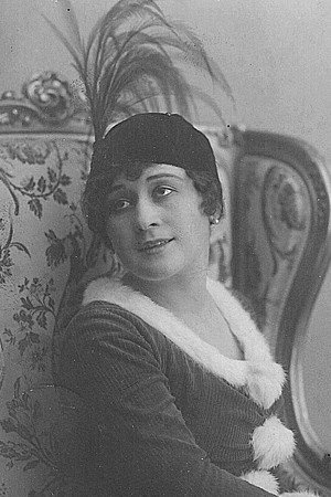 Yelena Yuzhnaya in Student Tanya Skvortsova