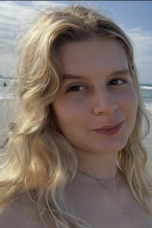 Rayssa Corrêa in A Culpa é da Fumaça