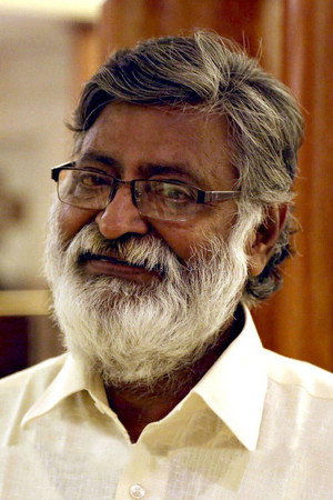 Nalinikanth in Yaamirukka Bayamey