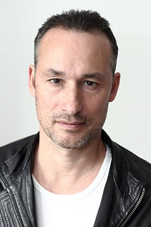Fernando Abadie in The Apartment