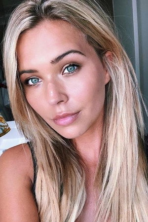 Sandra Kubicka in The End