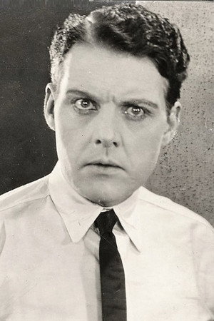 Forrest Stanley in Outlaws of the Desert