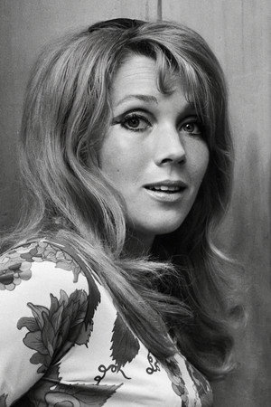 Linda Marlowe in Spaceflight IC-1