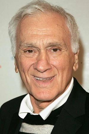 Dick Latessa in Stigmata