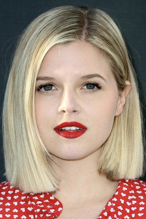 Ana Mulvoy-Ten in Best Baddies