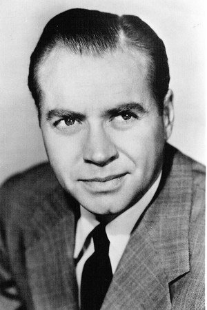 Lyle Bettger in Guns of the Timberland