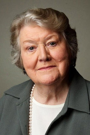 Patricia Routledge in The Pirates of Penzance