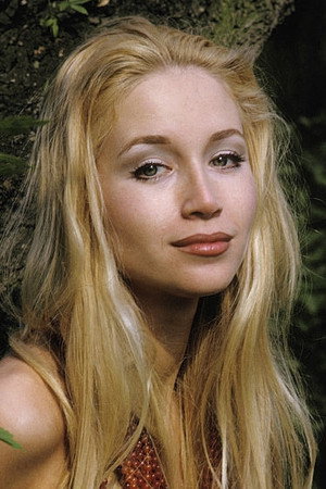 Lyne Chardonnet in My Uncle Benjamin