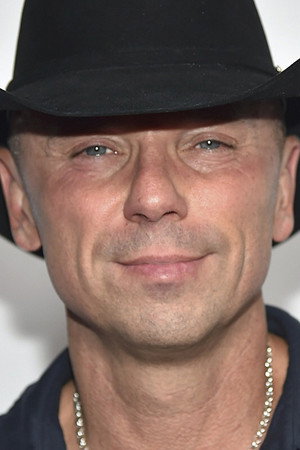 Kenny Chesney in George Jones: 50 Years of Hits