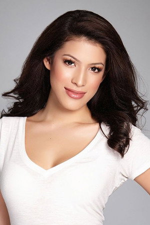 Samantha Katie James in Wanita Terindah