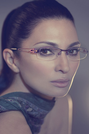 Mariana Arias in Don't Die Without Telling Me Where You're Going