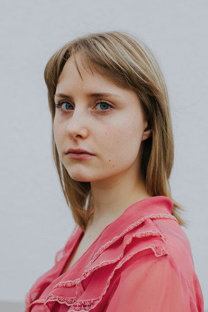 Emelie Pütz in Whenever I see the sun